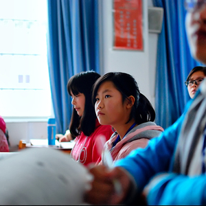 “雨露计划”助贫困女孩继续学业