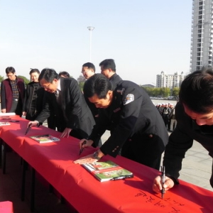 九江县交警率先在全市设立农村交通安全劝导服务站