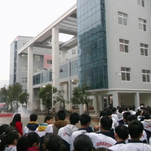 九江县二中新建教学楼正式投入使用
