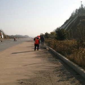 城门乡加强道路管理，方便群众出行