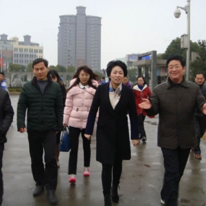 团市委周丽敏书记来县一中调研共青团工作
