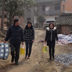 访民忧 解民困 走基层 暖人心