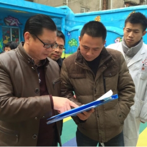 港口街镇：对辖区幼儿园进行安全检查