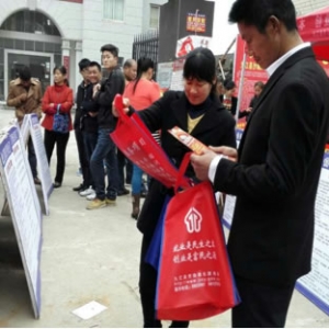 劳务集市“六下乡”活动走进马回岭