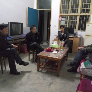干部夜来坊 群众倍感亲