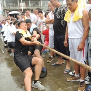 九江县城门乡工会举办庆“七一”职工拔河比赛