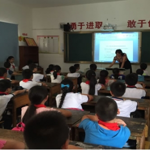 沙河街镇中心小学开学第一课：铭记历史 开创未来