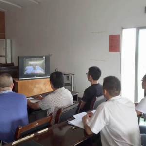 城门乡：收看工作培训视频会，改善定点帮扶贫困村