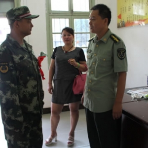 马回岭镇：欢送新兵踏征程