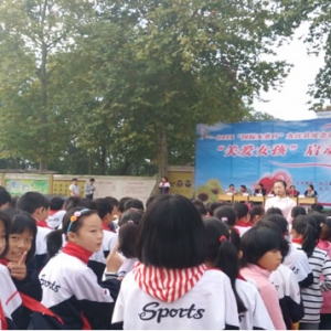 “国际女童日” 使关爱女孩成常态