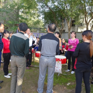 乡村大舞台，载歌载舞闹起来