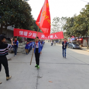 城门乡：留守儿童同孤寡老人共迎重阳节