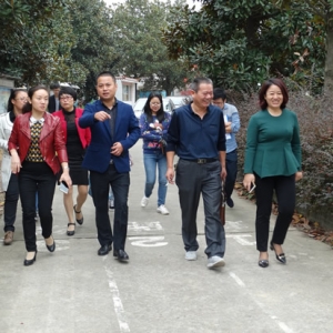 市妇儿工委到新塘乡督查妇女儿童“两个规划”工作