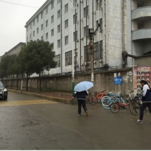 县交警大队多措并举为学生出行保驾护航