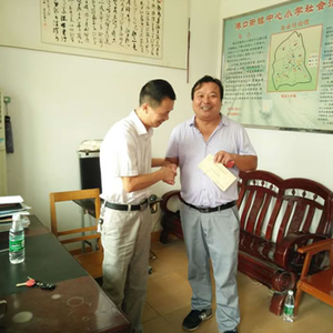 港口街镇开展教师节慰问活动