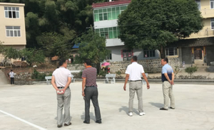 新塘乡组织代表到涌泉乡参观新农村建设