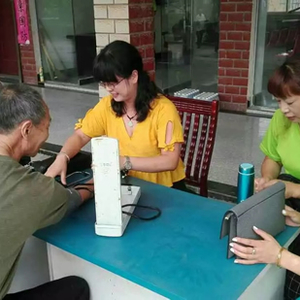 “中秋”敬老院助老在行动