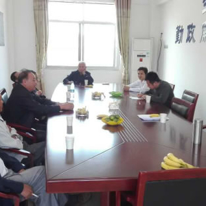 涌泉乡召开重阳节老干部座谈会