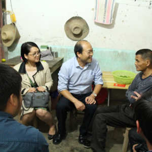 马回岭镇：将企业引进扶贫工作中来