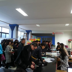 沙河街镇2016年第一批社保补贴发放顺利进行