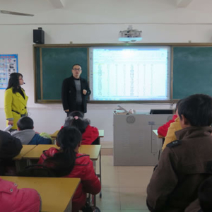 家校携手，共促发展——新合镇中心小学家长会活动