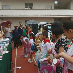 岷山乡：欢庆儿童节 圆梦微心愿